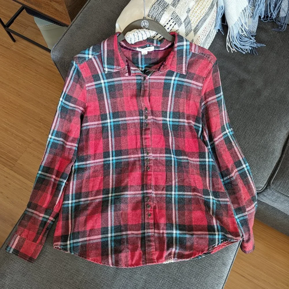 Lightweight Plaid Flannel with Back Lace Panel // Size L // Taylor & Sage - Picture 7 of 10